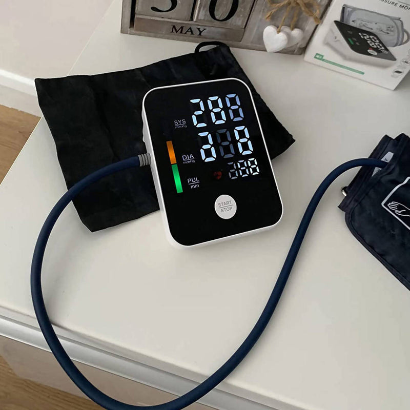 Ultra Precision Blutdruckmessgerät / Präzise Blutdruck- und Pulsmessung am Oberarm / Arrhythmie-Erkennung / Mit smarter Speicherfunktion / Für den Heimgebrauch